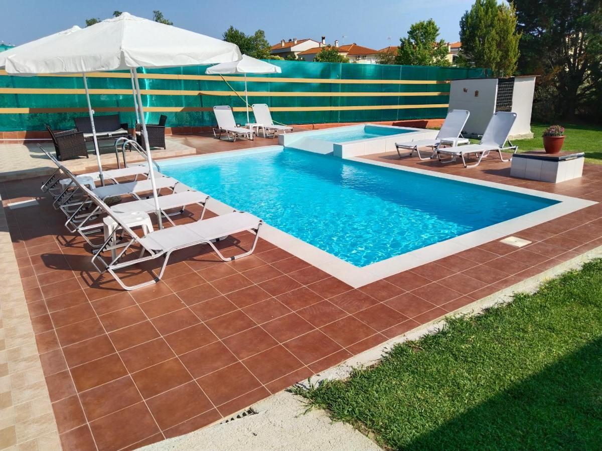 Maria Lemoni Swimming Pool Apartment เนอา สกีโอนี ภายนอก รูปภาพ