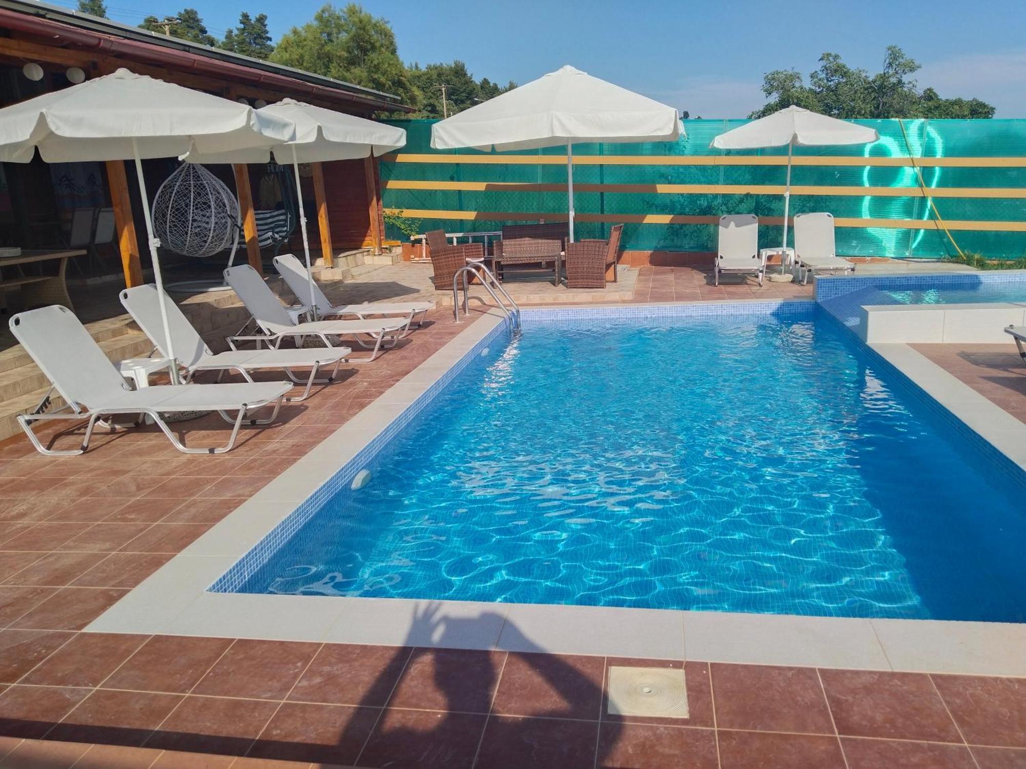 Maria Lemoni Swimming Pool Apartment เนอา สกีโอนี ภายนอก รูปภาพ